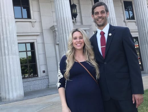 Derick Dillard and Pregnant Jill Duggar at the Courthouse