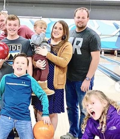 Josh Duggar ar Bowling Alley