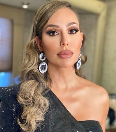 Kelly Dodd Gets Fancy