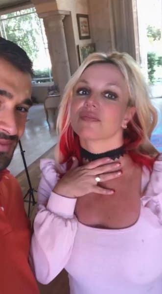 Sam Asghari and Britney Get Engaged