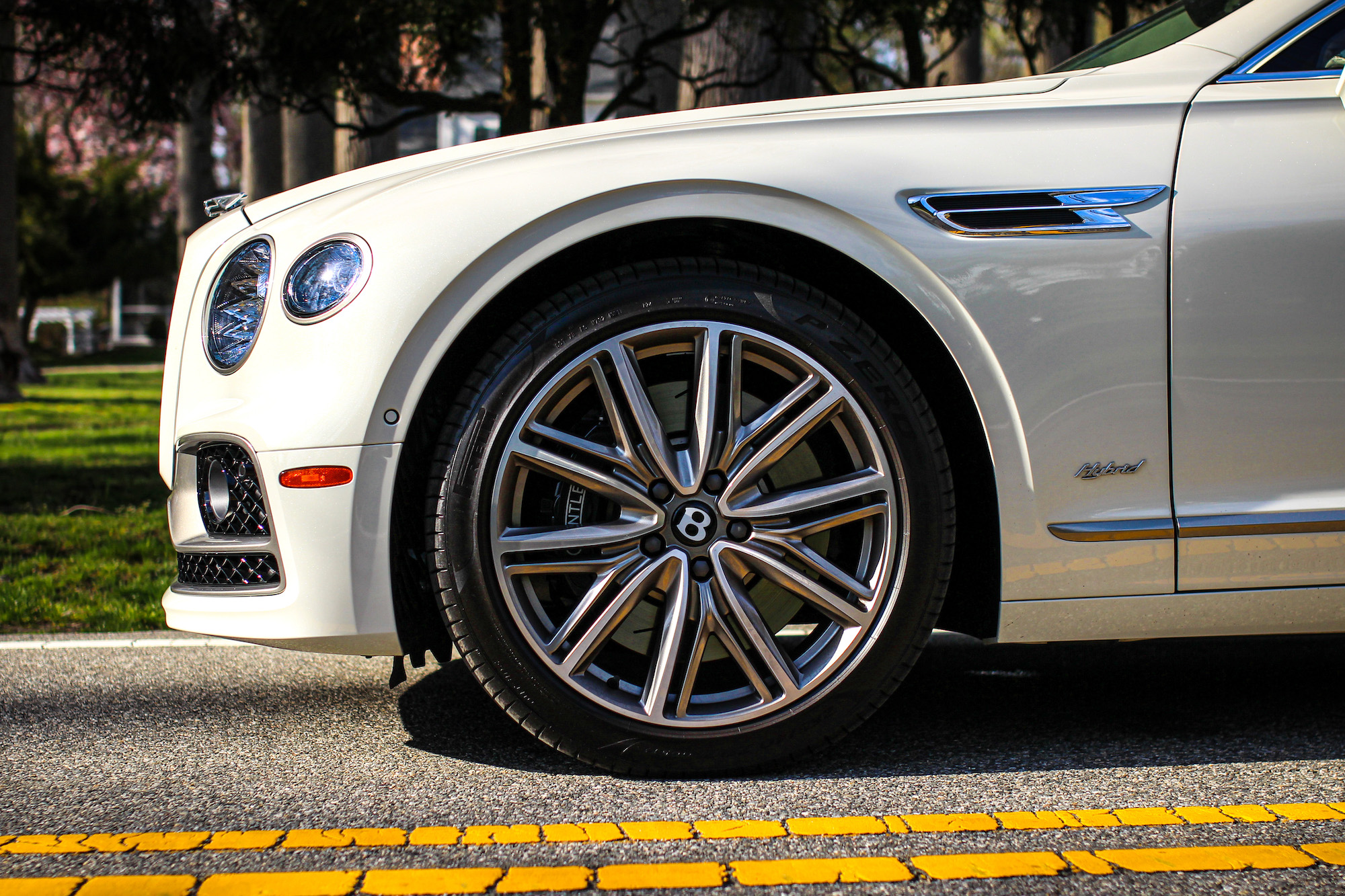 Bentley flying spur hybrid-