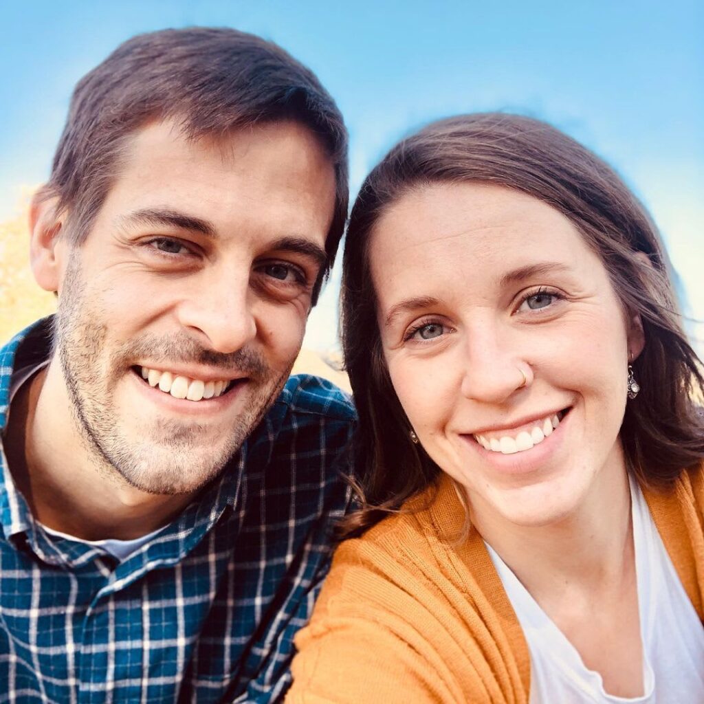 Jill Duggar and Derick Dillard Enjoy Autumnal Weather