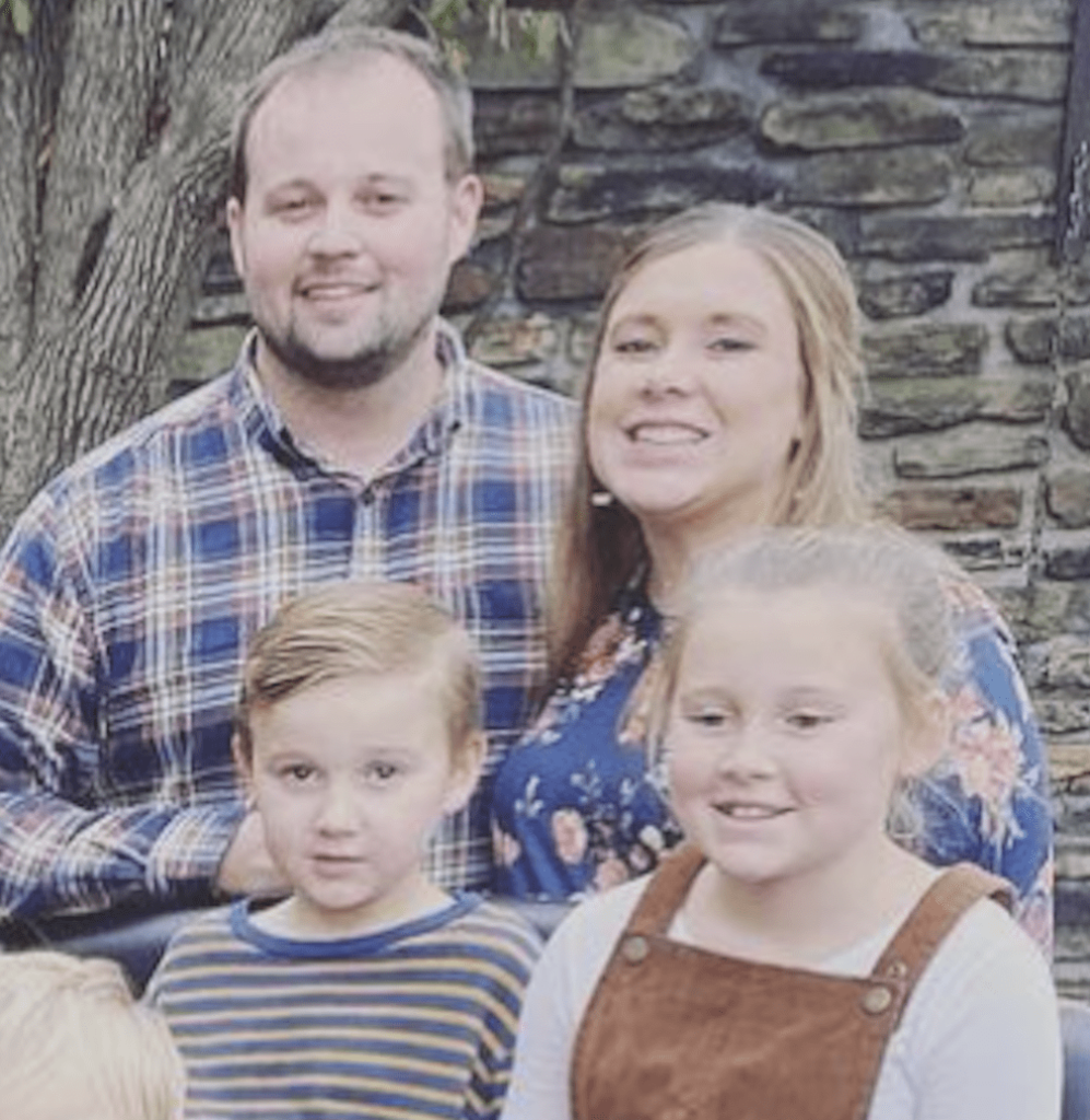 Josh and Anna Duggar and 2 Kids