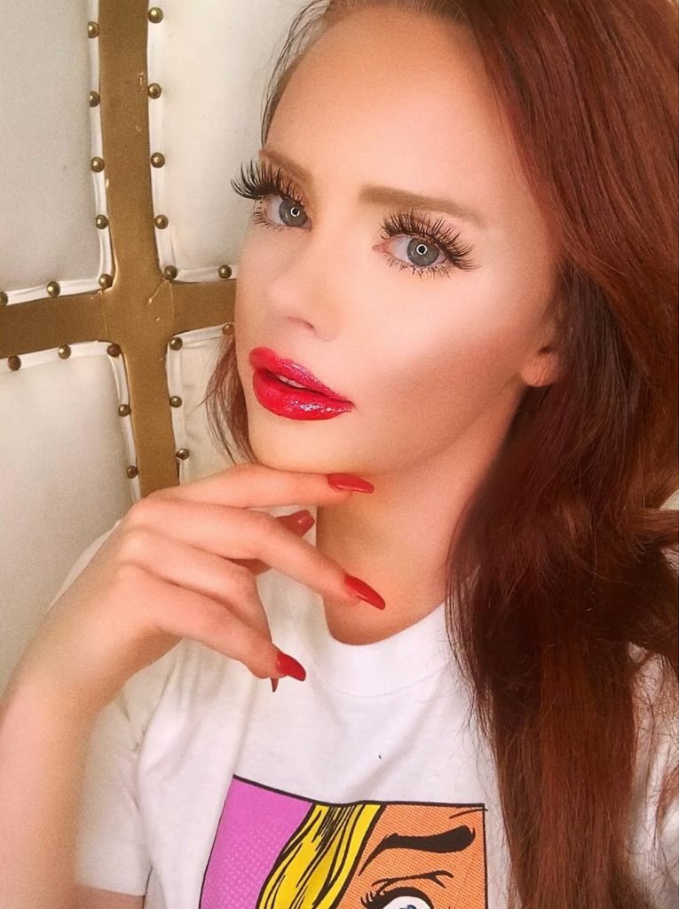 Kathryn Dennis Flaunts Nails on instagram