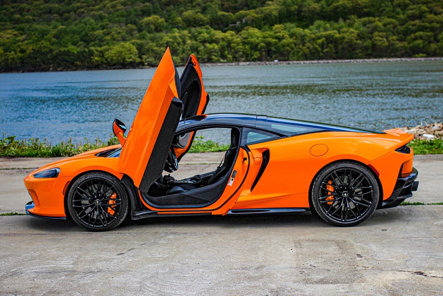 McLaren GT doors open