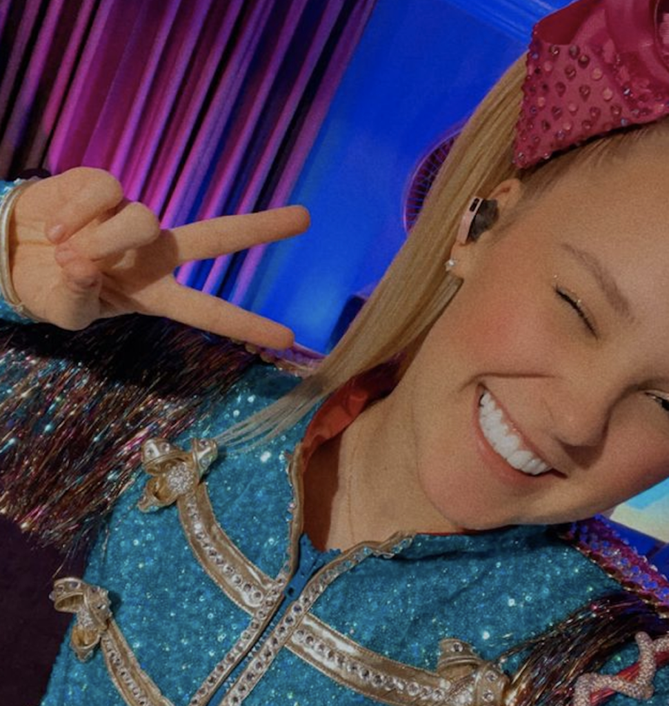 JoJo Siwa Says Peace