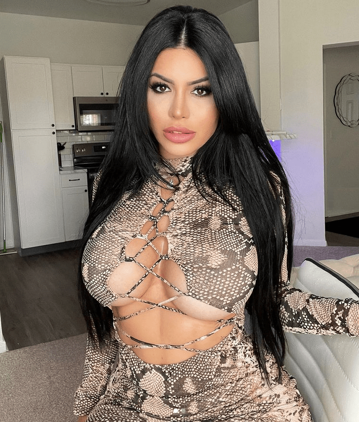 Larissa Lima Shows Off on Instagram