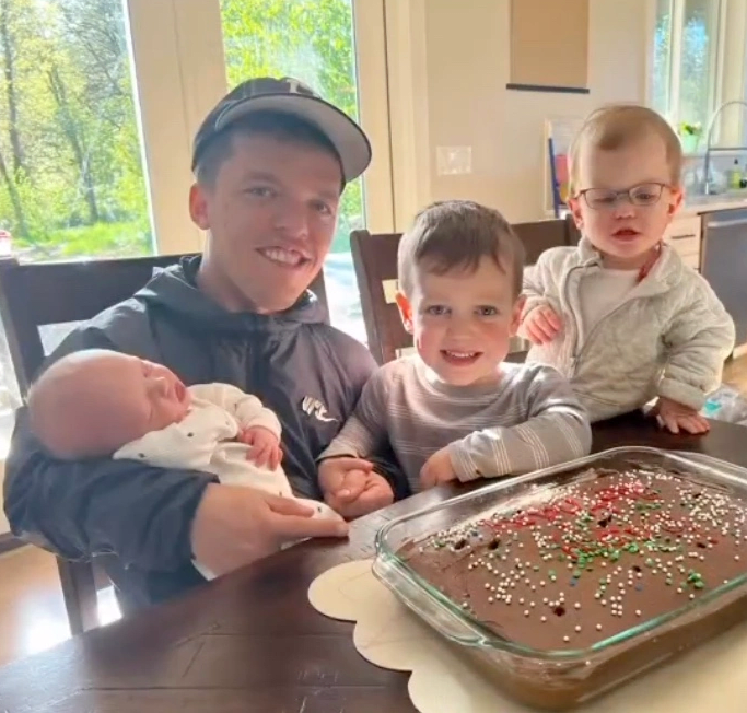 Zach Roloff and 3 Kids