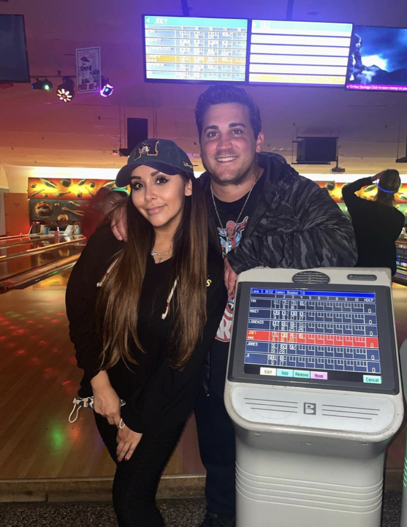 Snooki and Jionni Go Bowling