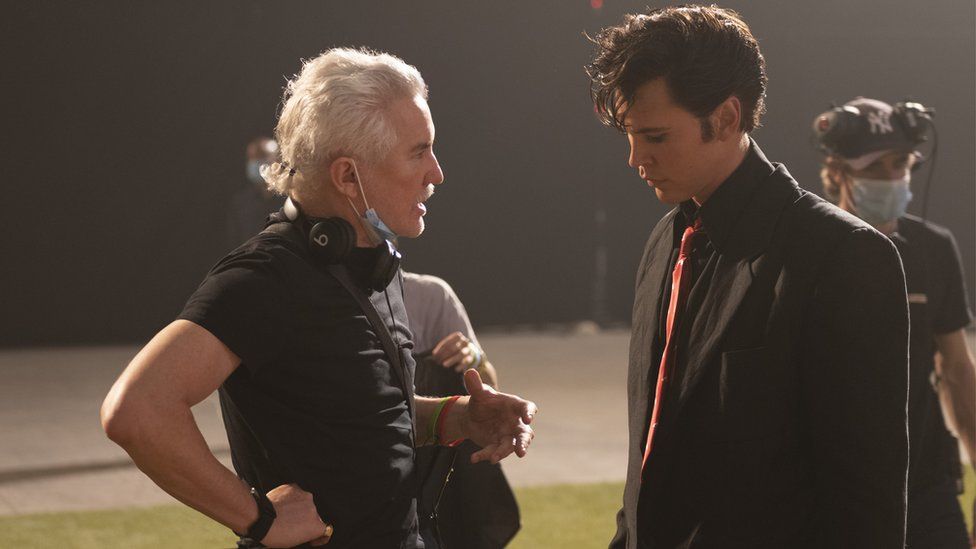 Baz Luhrmann directing Austin Butler in Elvis