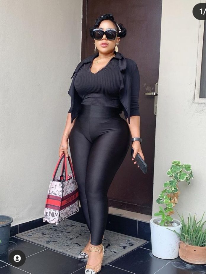 Reactions As Moyo Lawal Flaunts Her Beauty In New Photos She Posted On ...