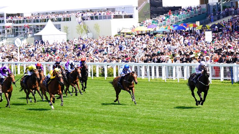 Danny Tudhope and Dramatised clear away from rivals in the Queen Mary Stakes