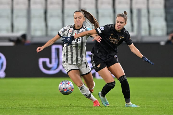 Julia Grosso, Vivianne Miedema