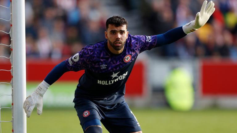 Brentford&#39;s goalkeeper David Raya defends the goal during the English Premier League soccer match between Brentford and Wolverhampton Wanderers, at the Gtech Community Stadium in London, Saturday, Oct. 29, 2022. The match ended in a 1-1 draw. (AP Photo/Steve Luciano)