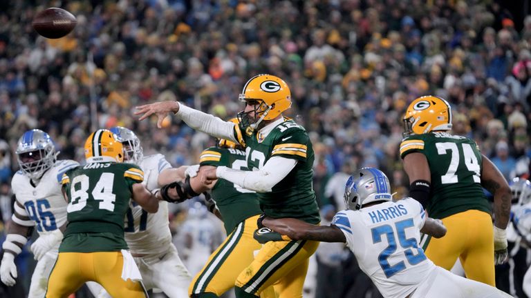 Highlights of the Detroit Lions' clash with the Green Bay Packers in Week 18 of the NFL