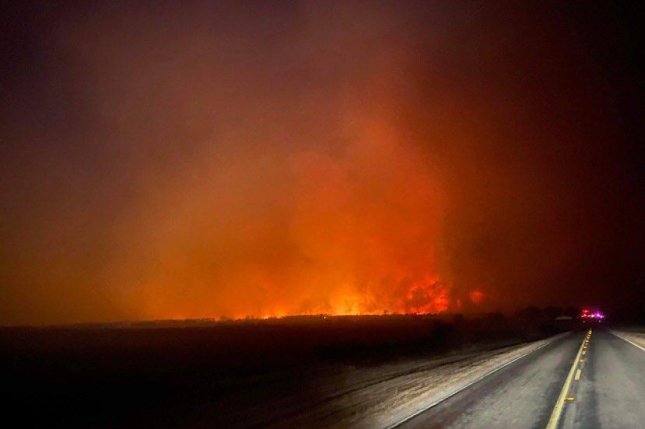 Central Texas fire torches about 40,000 acres, sends smoke to Houston area