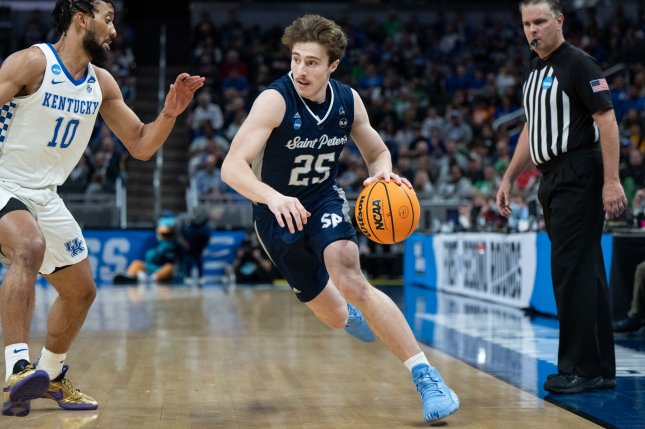 Guard Doug Edert catalyst for underdog Saint Peter's NCAA tourney run