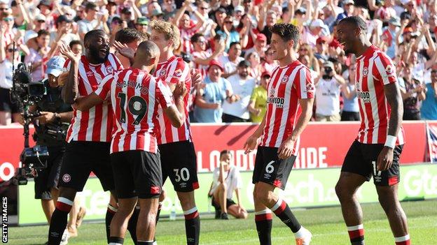 Brentford celebrate Josh Dasilva's goal