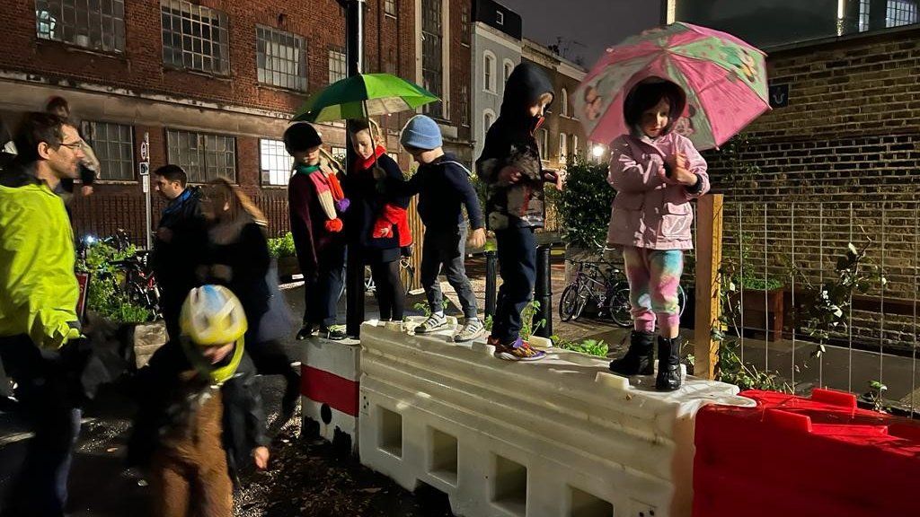 Chisenhale schoolchildren defend their play space