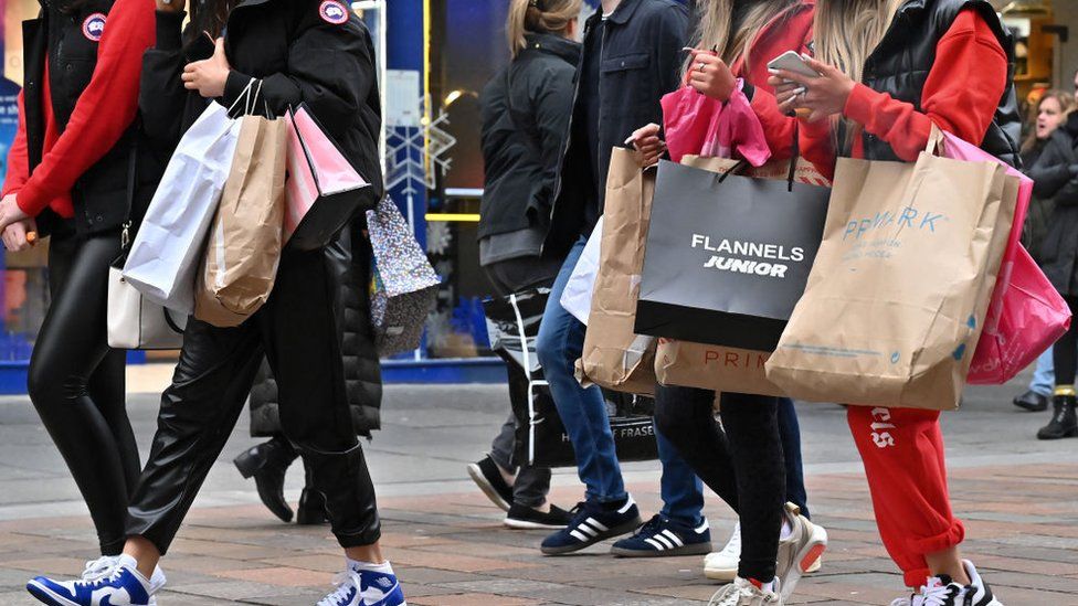 Shoppers in Glasgow