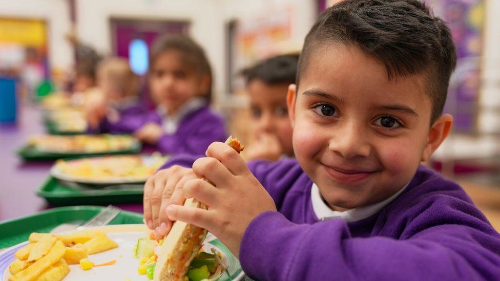 Child eating lunch