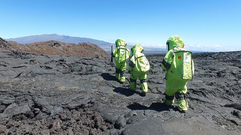 Researchers living near the active Hawaiian Volcano Mauna Loa are simulating what it's like to "live" on Mars.