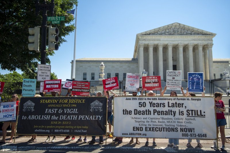 A year-end report Friday from the Death Penalty Information Center called 20022 "the year of the botched execution" with halted or delayed executions in 7 states. File Photo by Bonnie Cash/UPI | <a href="/News_Photos/lp/dfad1cea76c2c9cf27e05151feb00565/" target="_blank">License Photo</a>