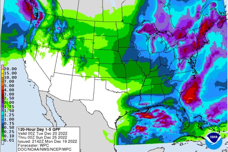 Travelers expecting to rush to their holiday destinations late in the week are advised to change their plans as a heavy winter storm is expected to sweep across the United States starting Wednesday. Image courtesy of the <a href="https://www.wpc.ncep.noaa.gov/qpf/p120i.gif?1671488966">National Weather Service Weather Prediction Center</a>.