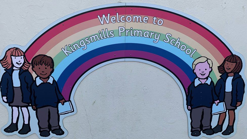 Kingsmills Primary school sign