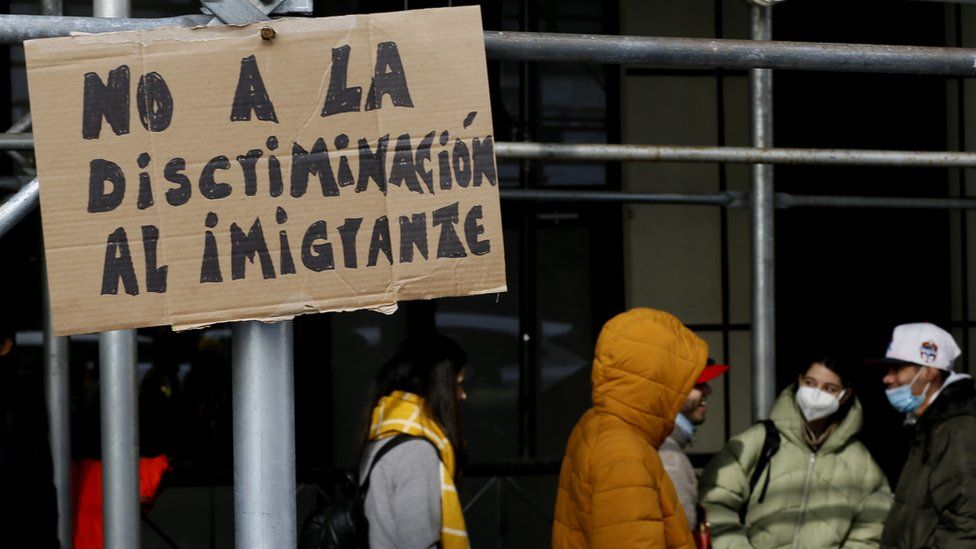 Migrant Protest At New York Hotel Highlights Growing Issue - Ghanamma.com