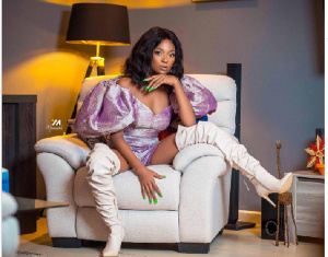 Ghanaian songstress,  Efya