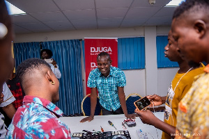 DJs learning at the DJUGA workshop