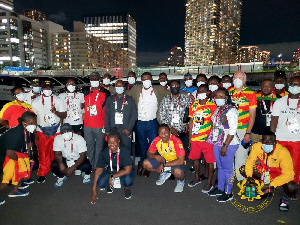 Sports Minister Mustapha Ussif in a group photo with Ghana's 2020 Olympics contingent