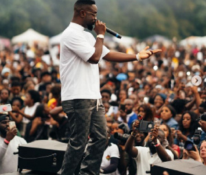 Sarkodie performing on stage at the 'Ghana Party in the Park' event held in UK