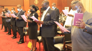 The new board of directors of the Bank of Ghana being sworn in by President Nana Akufo-Addo