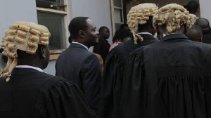 The CJ has recently asked the bench to check lawyers for dress code compliance in court