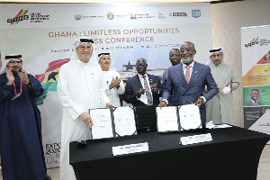 Yofi Grant, CEO of GIPC and Mohsen Ahmad, CEO of Dubai South at the signing ceremony