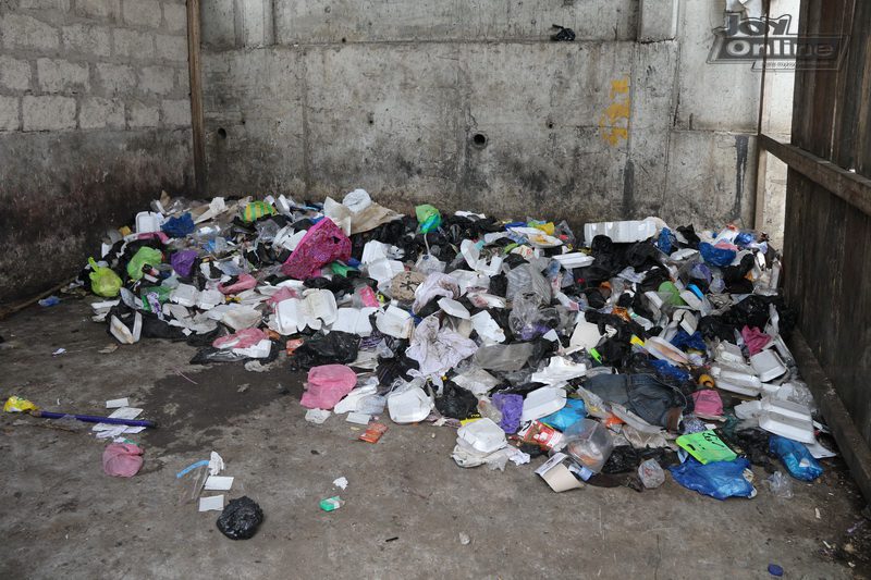 Joycleanghana Photos: AMA Metro Health Inspectors close down smelly public urinals at 'circle station'