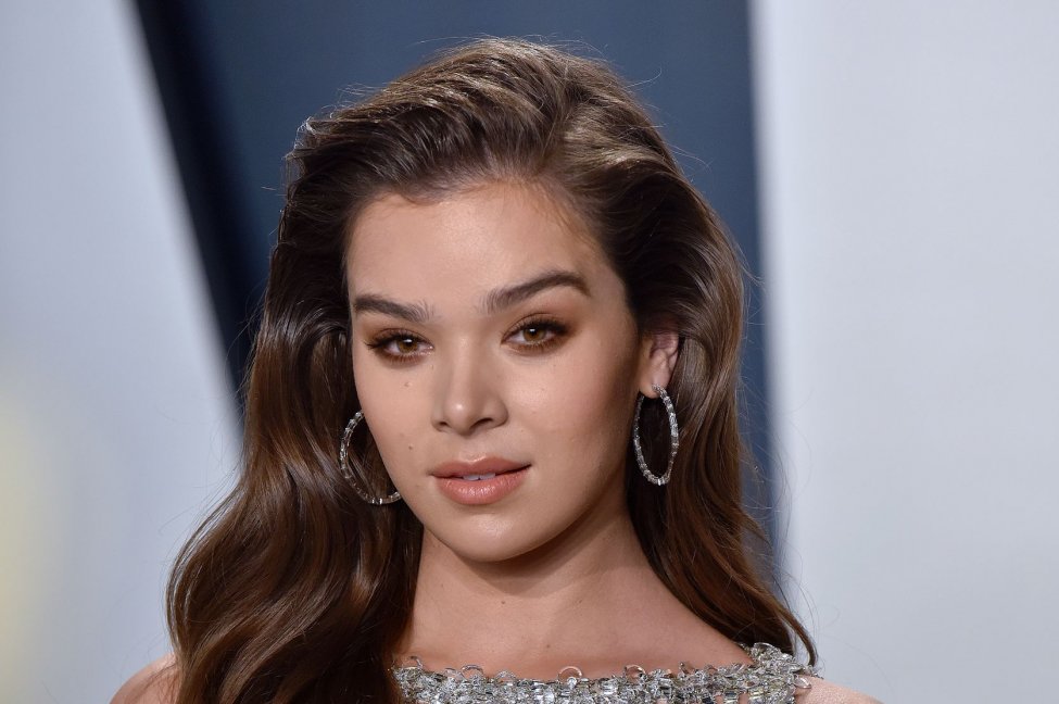 Hailee Steinfeld: Civil War was Dickinson's 'busiest time'