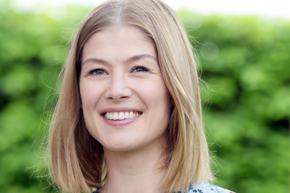 Rosamund Pike upends fantasy tropes with 'Wheel of Time' heroine