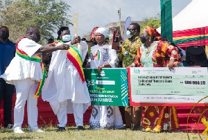 The National Best Farmer (Second from left)