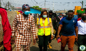 Mayor Elizabeth Tawiah (middle) during a visit to the site of the fire