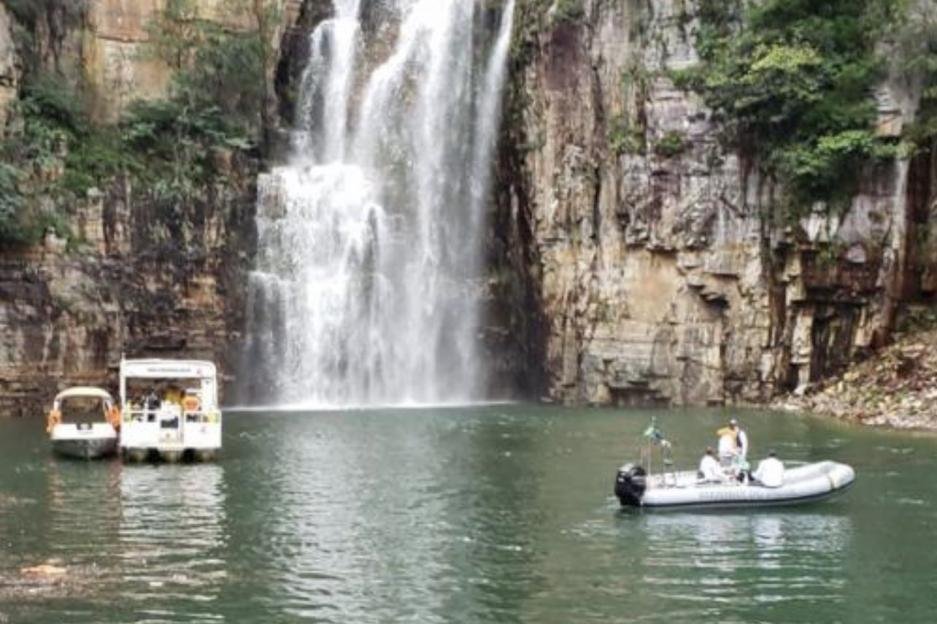 Rock formation collapses onto boats in Brazil killing at least 10 people