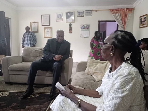 Mahama visits veteran actress Grace Nortey