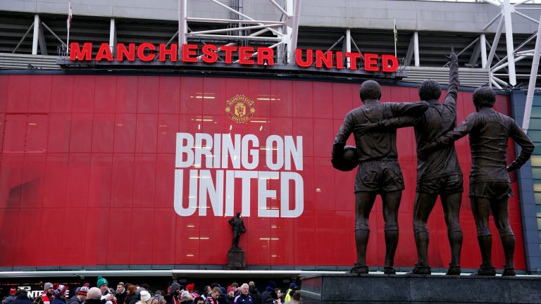 Manchester United owes almost £1bn, new figures reveal