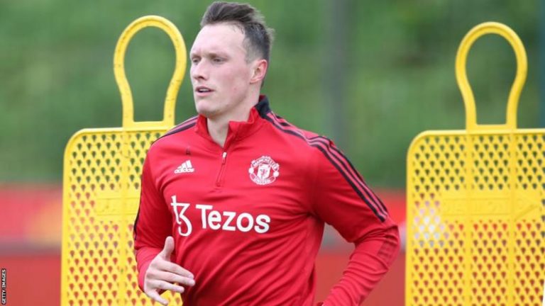 Phil Jones to leave Man Utd this summer after ‘difficult’ few years