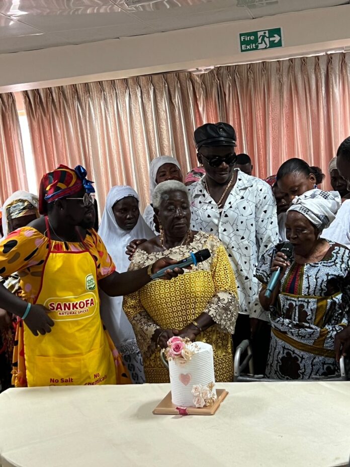Stonebwoy celebrates Mother’s Day with widows in Ashaiman