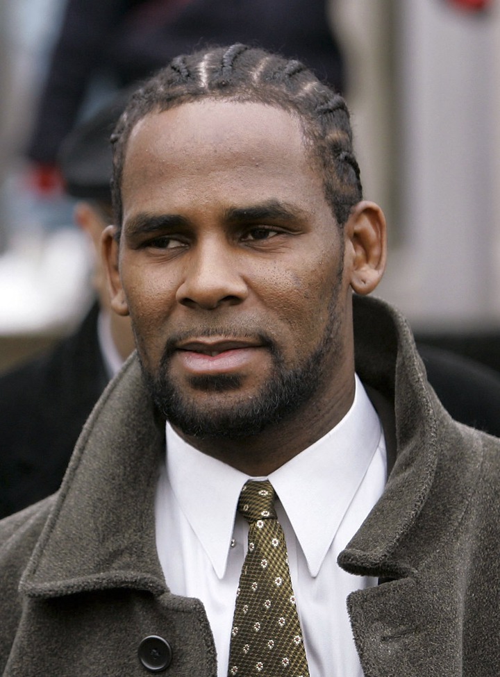 R. Kelly leaves Cook County criminal court in in Illinois on Dec. 21, 2007. 