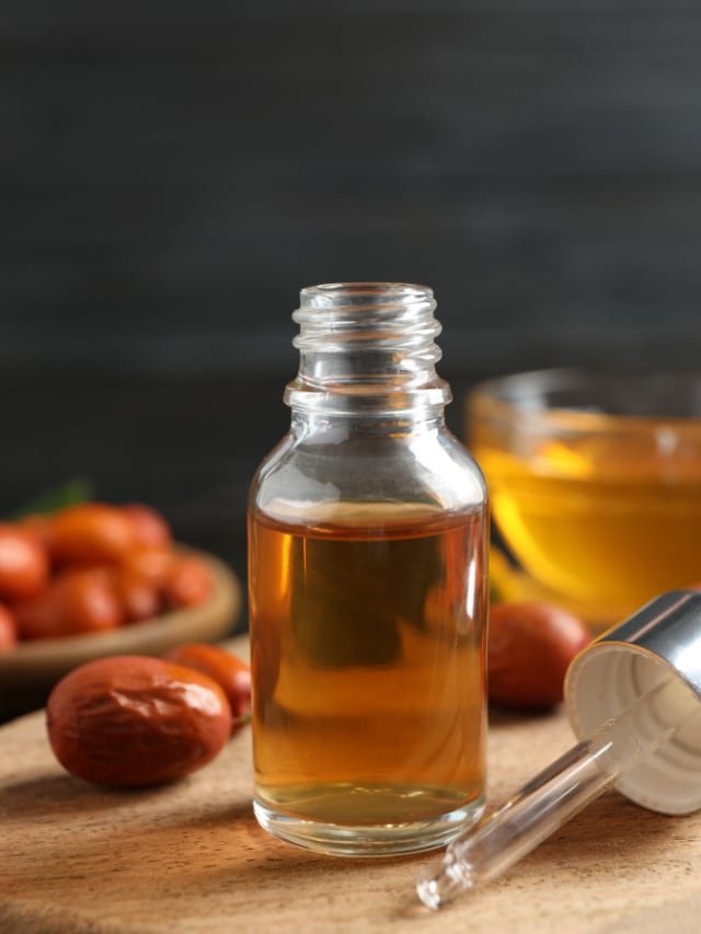 Best hair oil Jojoba oil (Image: Canva)