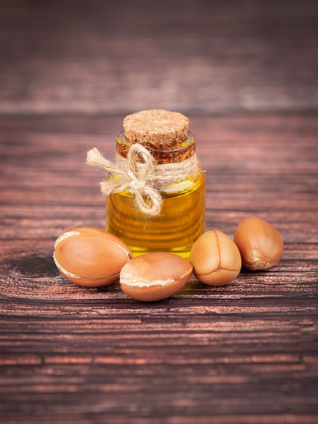 Best hair oil argan oil (Image: Canva)